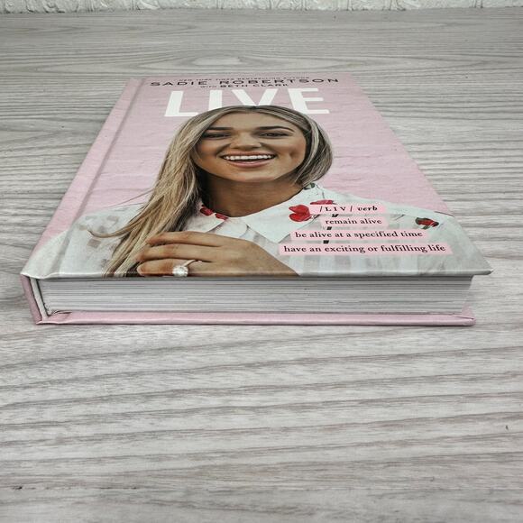 LIVE by Sadie Robertson Book Hardcover 2020 Young Adult Nonfiction Inspirational - Picture 2 of 10
